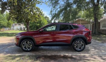 2024 CHEVROLET TRAX RED full