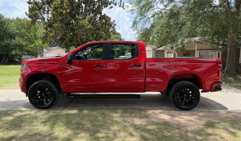 2024 CHEVROLET SILVERADO RED full