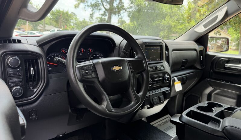 2024 CHEVROLET SILVERADO RED full