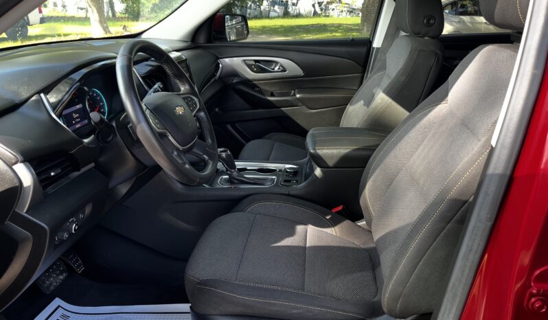 2020 CHEVROLET TRAVERSE LT RED full