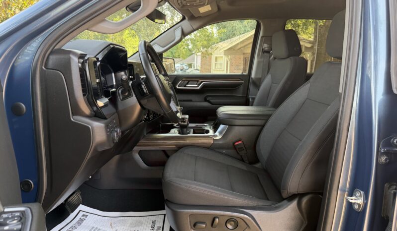 2024 CHEVROLET SILVERADO BLUE full
