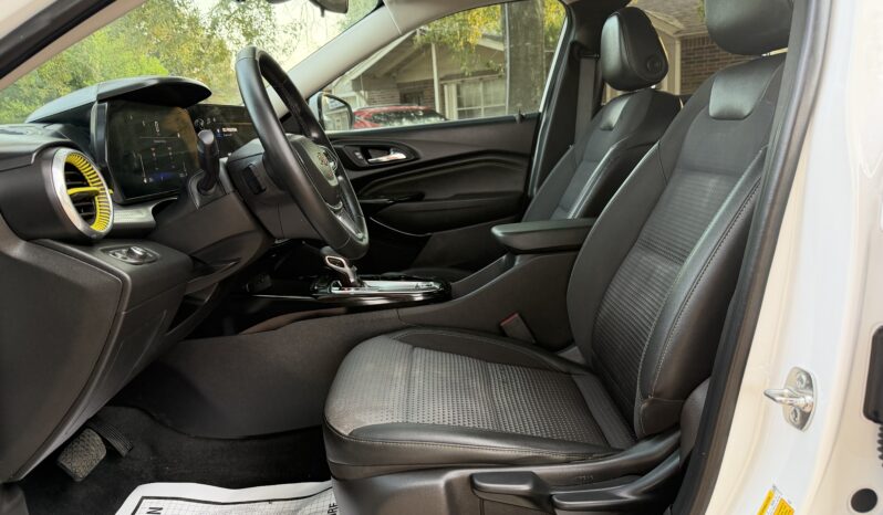 2025 CHEVROLET TRAX full