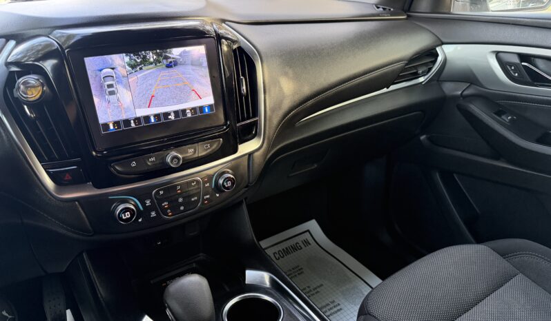 2023 CHEVROLET TRAVERSE LT full