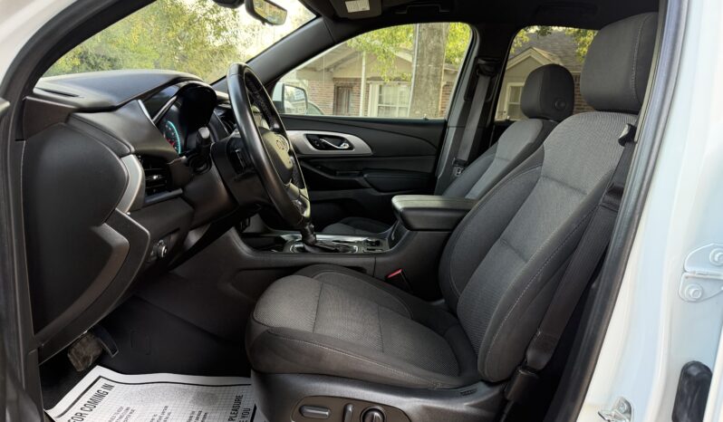 2023 CHEVROLET TRAVERSE LT full