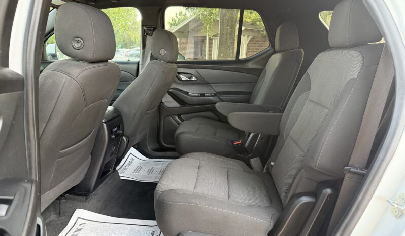 2023 CHEVROLET TRAVERSE LT full