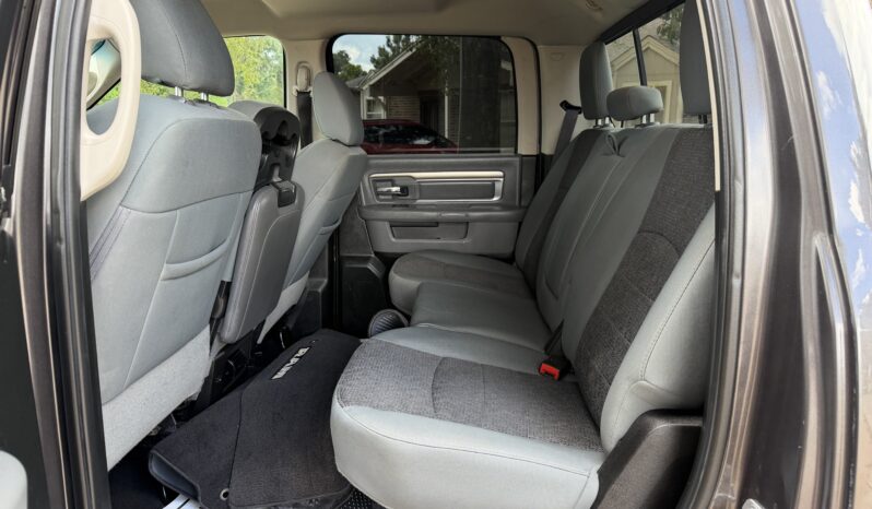 2019 RAM 1500 CLASSIC SLT full